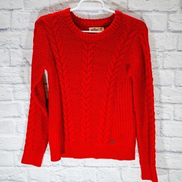 HOLLISTER • sweater - Picture 1 of 4